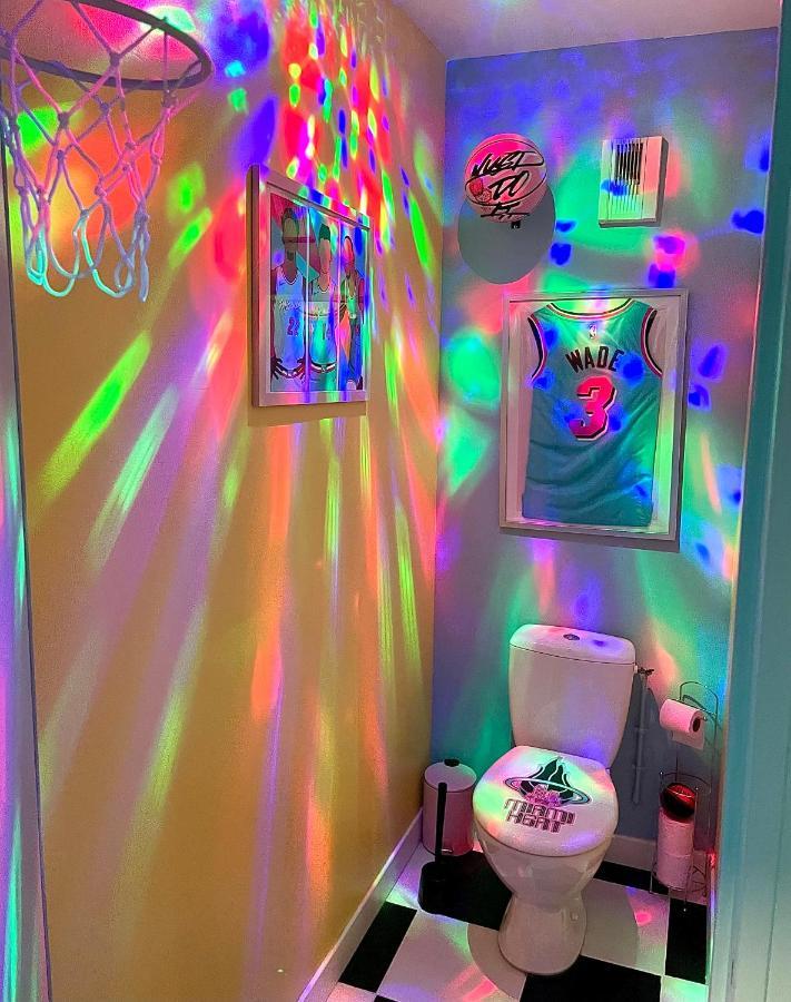 Capsule Miami Vice - Jacuzzi - Billard - Ecran Cinema & Netflix - Ping-Pong - Nintendo & Jeux- Liévin Eksteriør billede
