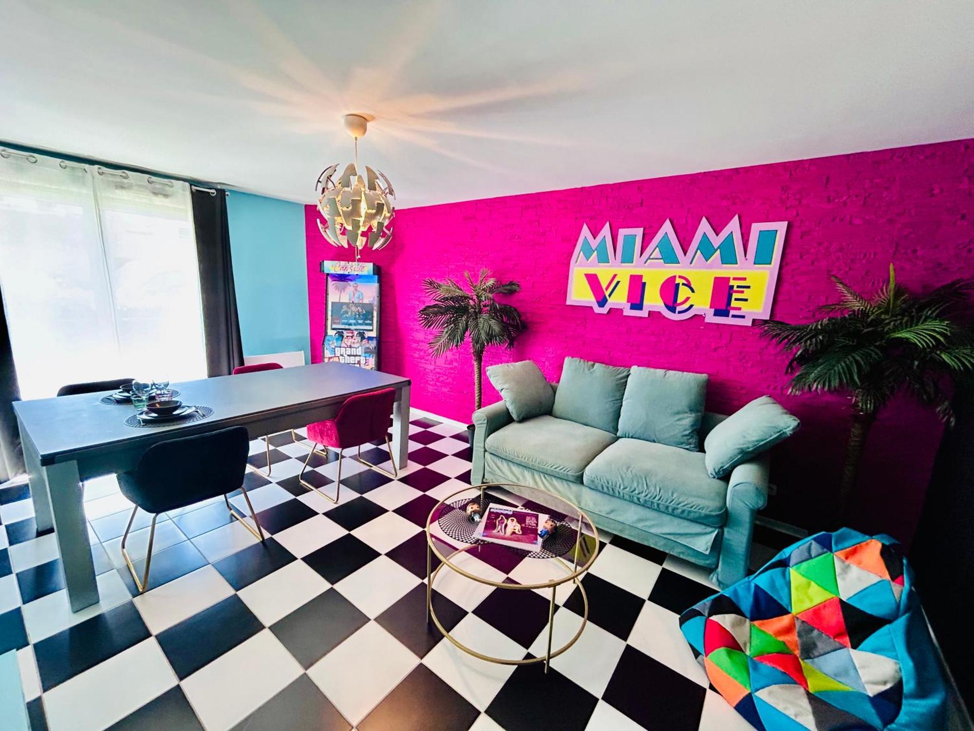 Capsule Miami Vice - Jacuzzi - Billard - Ecran Cinema & Netflix - Ping-Pong - Nintendo & Jeux- Liévin Eksteriør billede