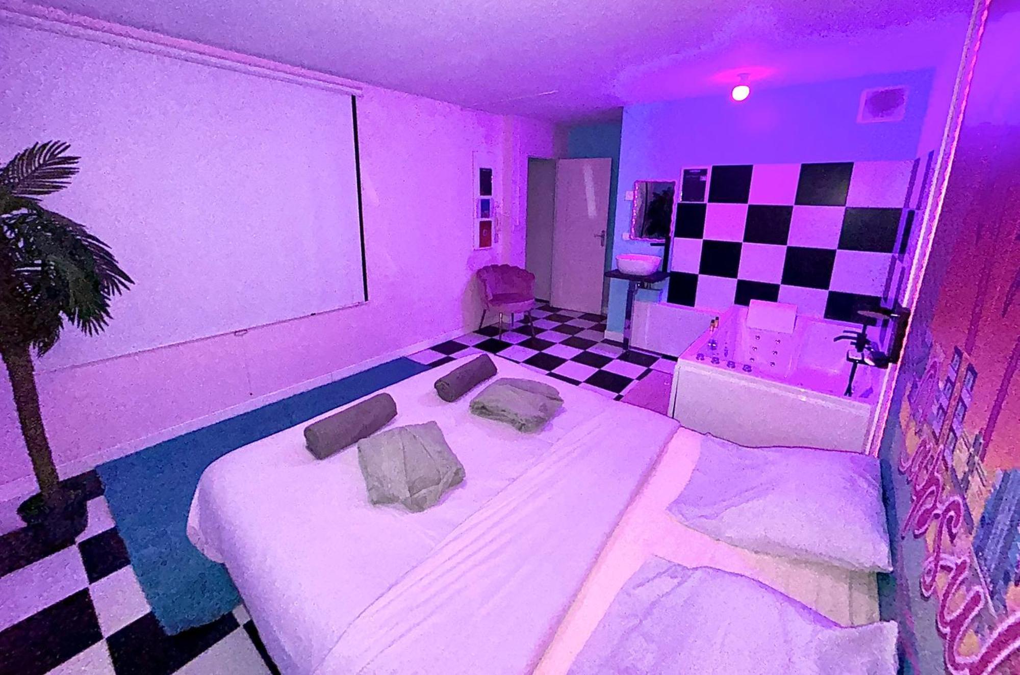 Capsule Miami Vice - Jacuzzi - Billard - Ecran Cinema & Netflix - Ping-Pong - Nintendo & Jeux- Liévin Eksteriør billede